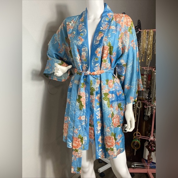 kamon japan Dresses & Skirts - Vintage Kamon Kimono Japan 100% silk